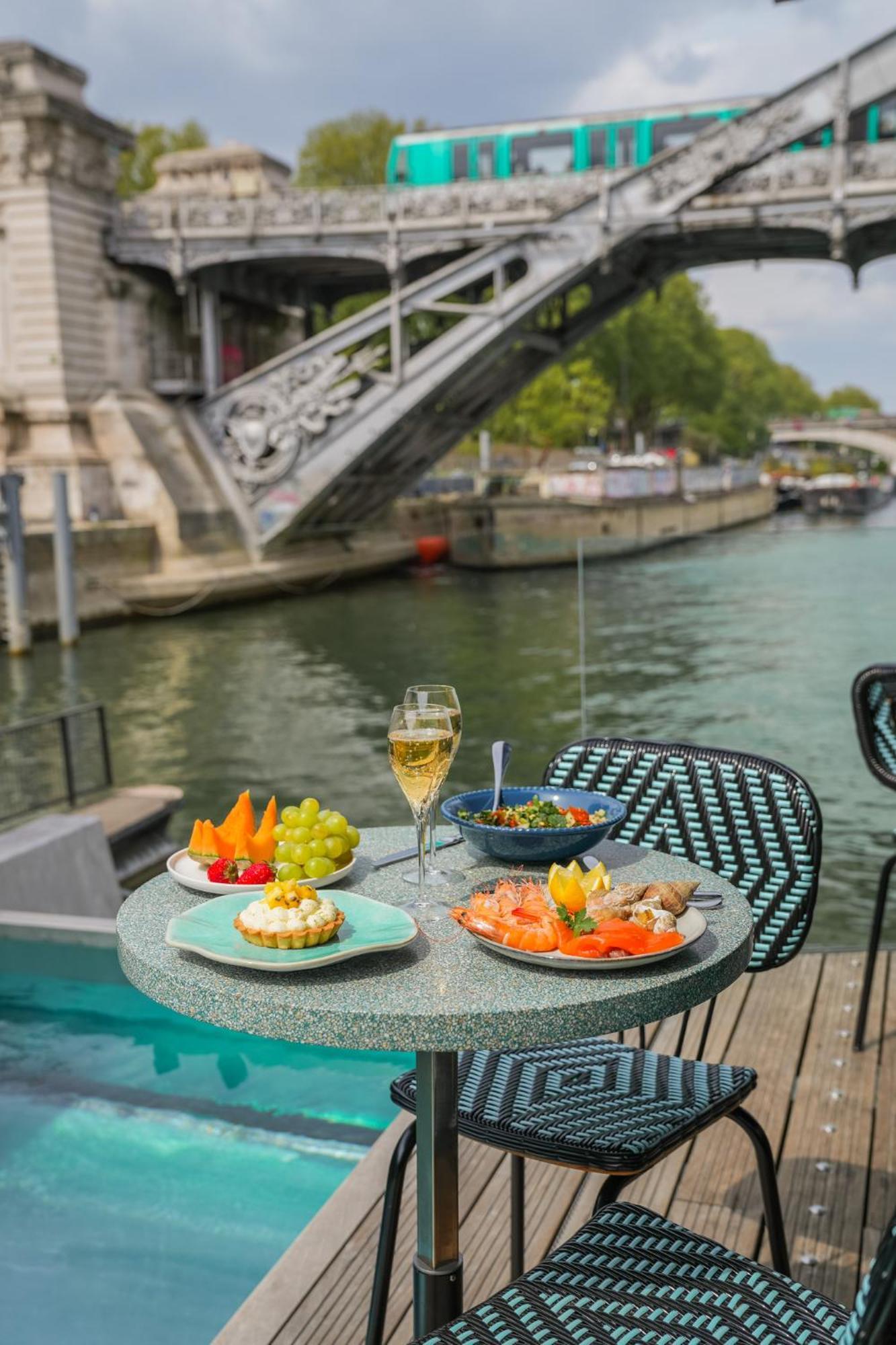 Hotel Off Paris Seine Екстер'єр фото